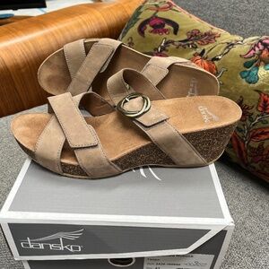 Size 10 Dansko shoes